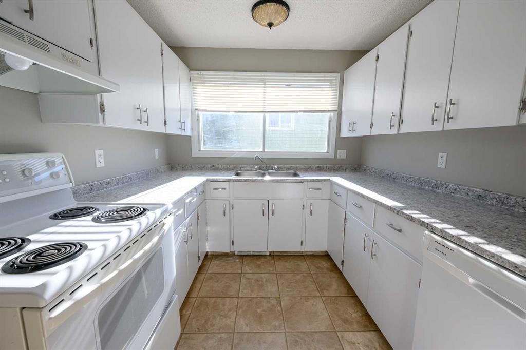 9413 123 Avenue  - Photo 11