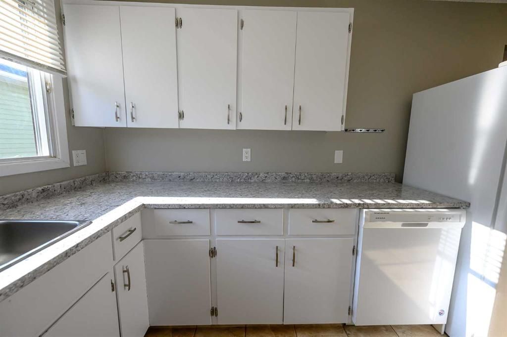9413 123 Avenue  - Photo 12