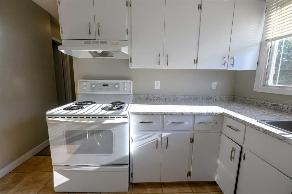 9413 123 Avenue  - Photo 13