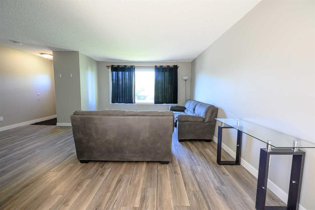 9413 123 Avenue  - Photo 16