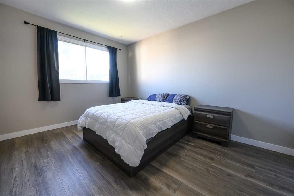 9413 123 Avenue  - Photo 3