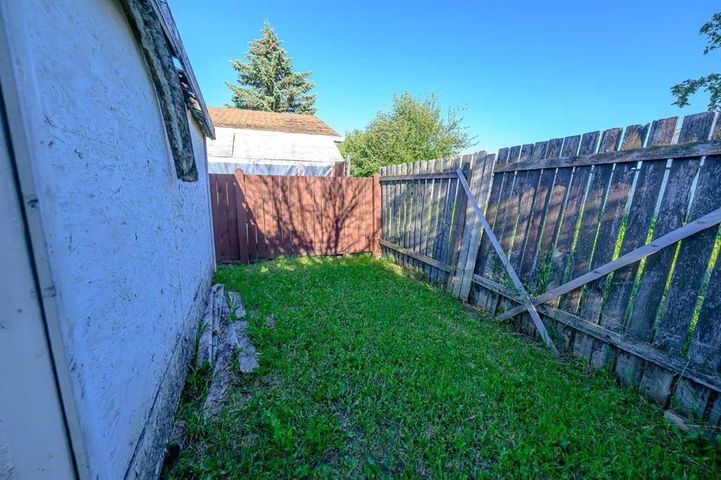 9413 123 Avenue  - Photo 37