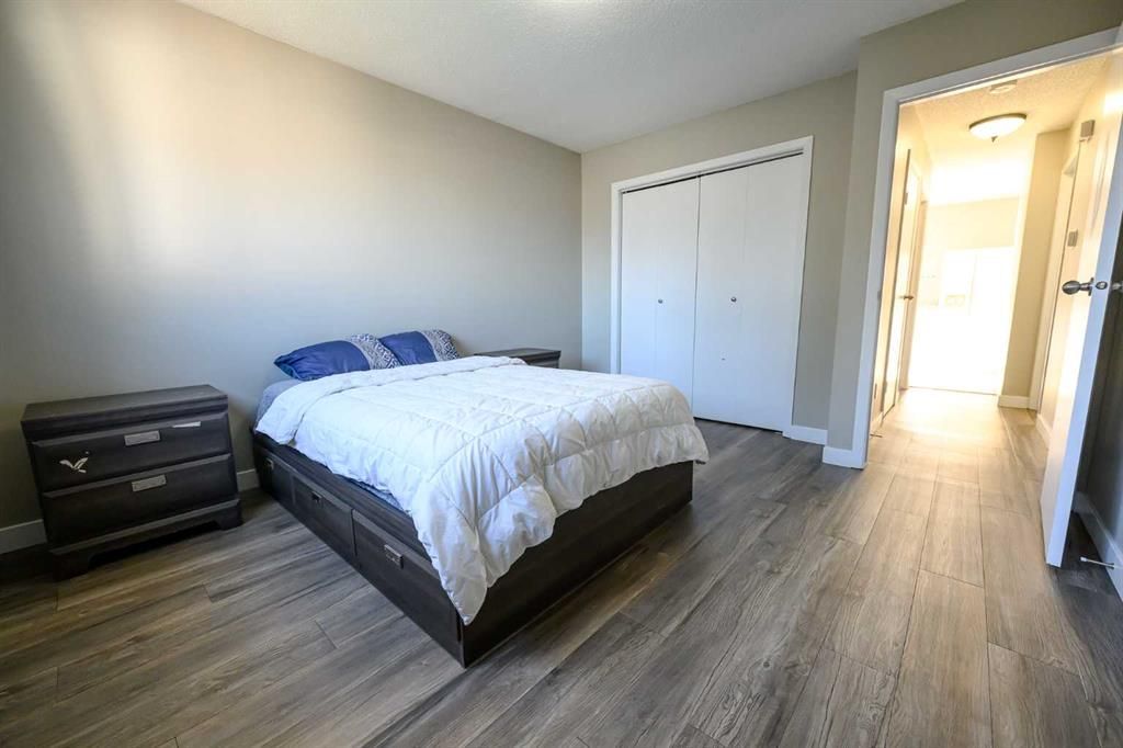 9413 123 Avenue  - Photo 4