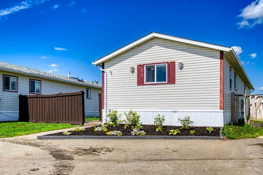 9507 108B Avenue  - Photo 1