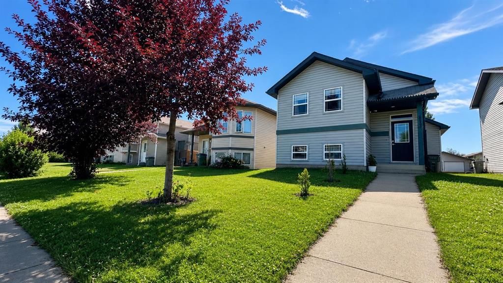 8833 67 Avenue  - Photo 1