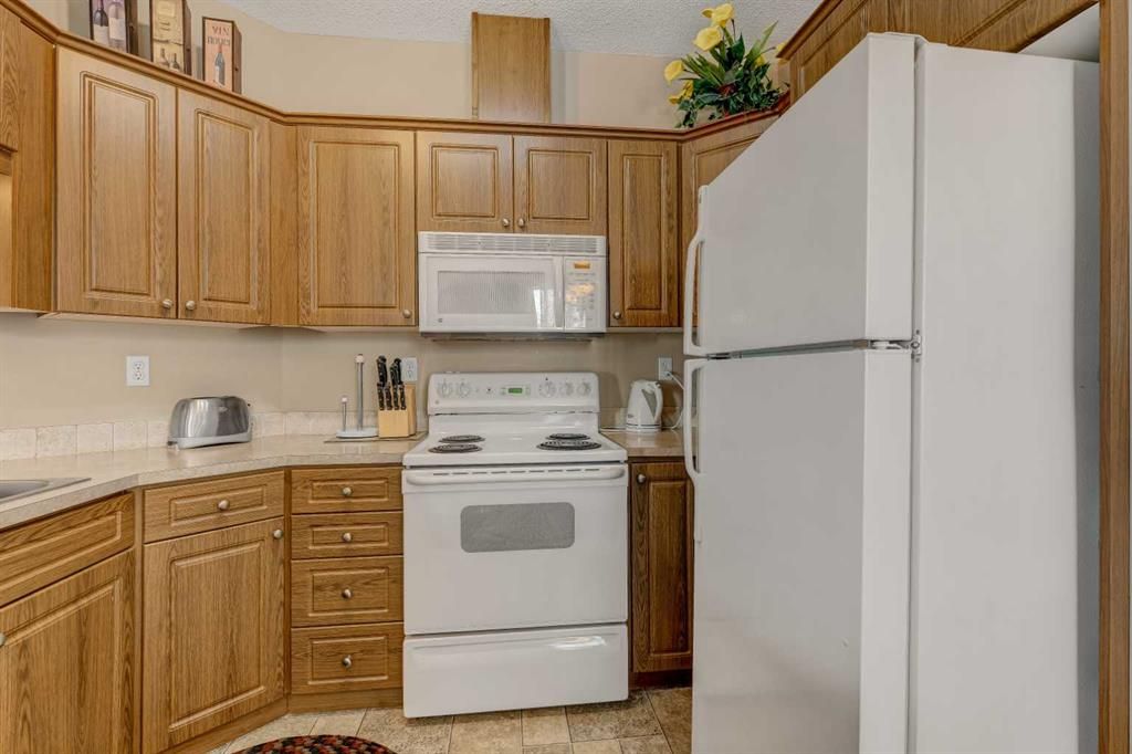 202, 9221 Lakeland Drive  - Photo 8