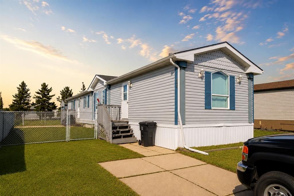 220 Silverpointe Drive - Photo 1