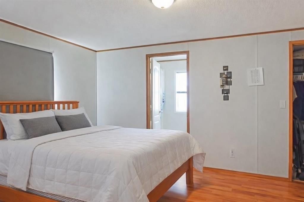 220 Silverpointe Drive  - Photo 6