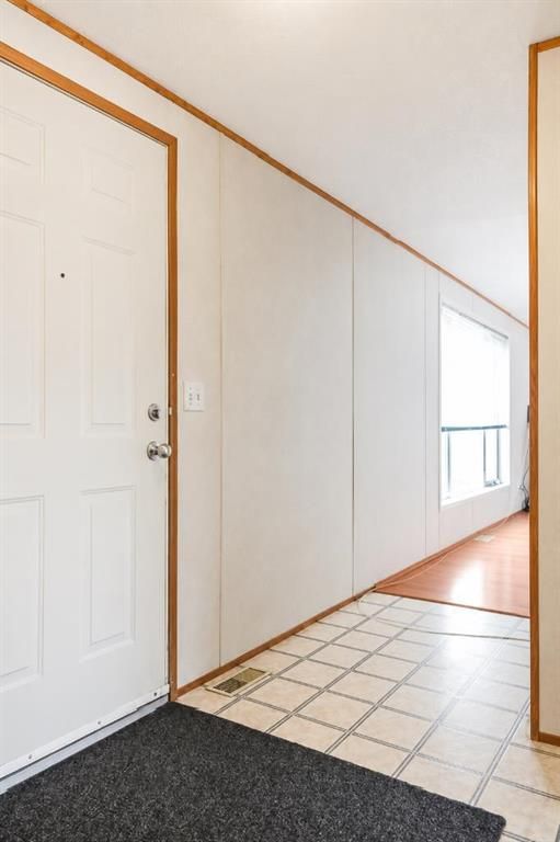 220 Silverpointe Drive  - Photo 8