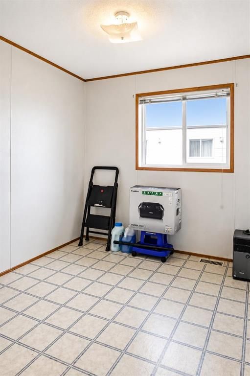 220 Silverpointe Drive  - Photo 9