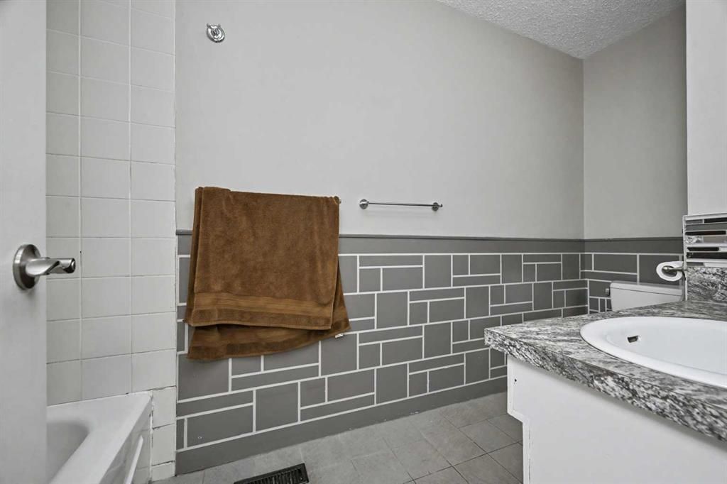 7208 99A Street  - Photo 12