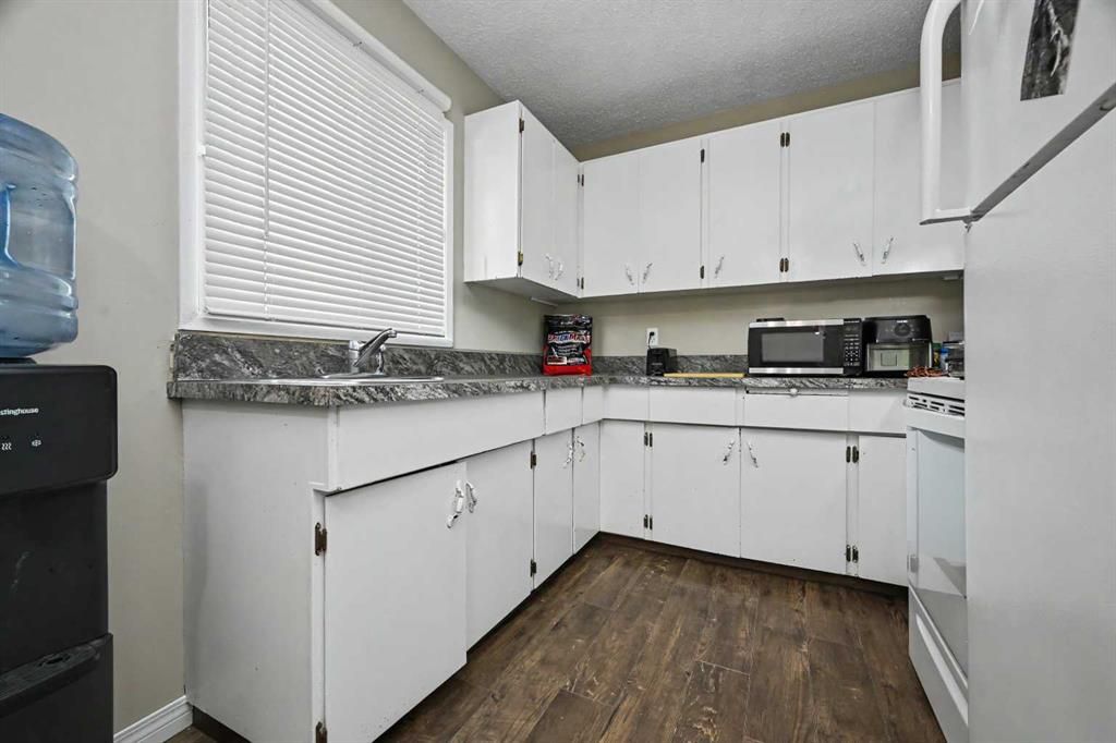 7208 99A Street  - Photo 8
