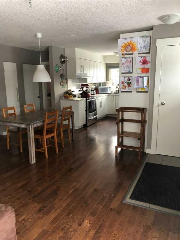 8621 100 Street  - Photo 7