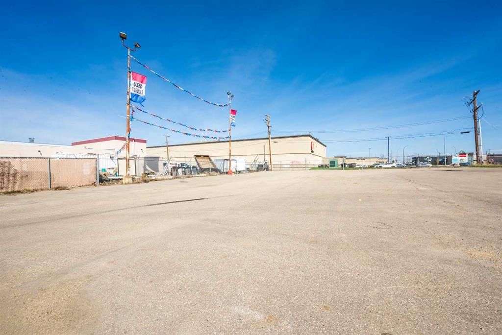 9908 113 Avenue   - Photo 3