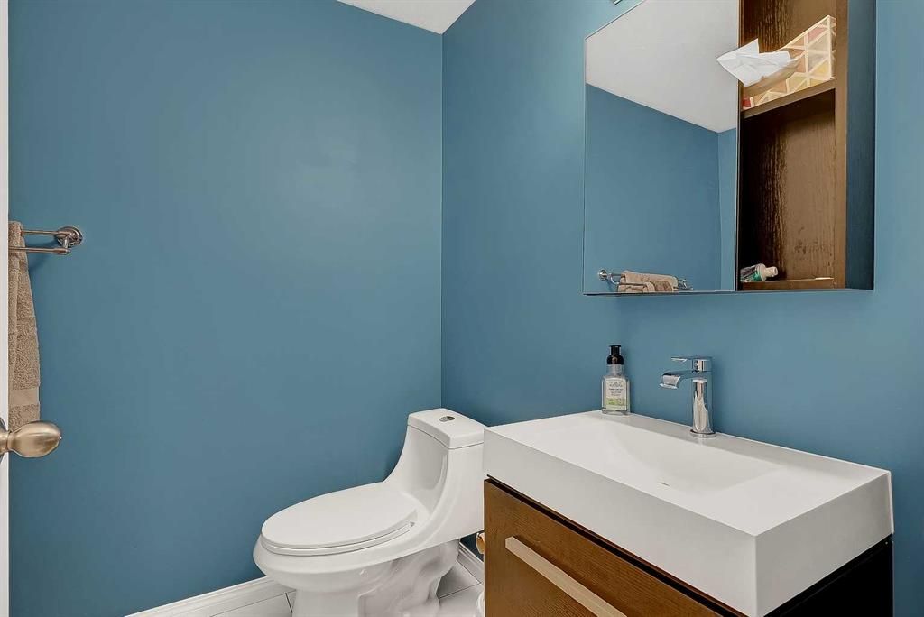 7102 90 Street  - Photo 23