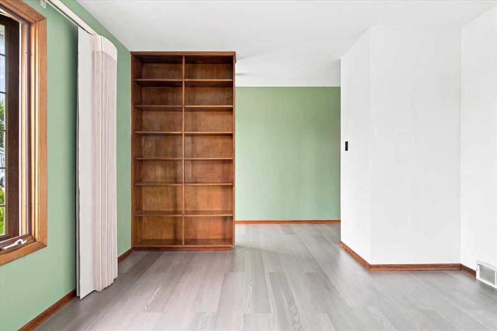 10281 111 Avenue  - Photo 3