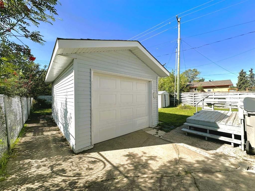 9541 88 Avenue - Photo 4