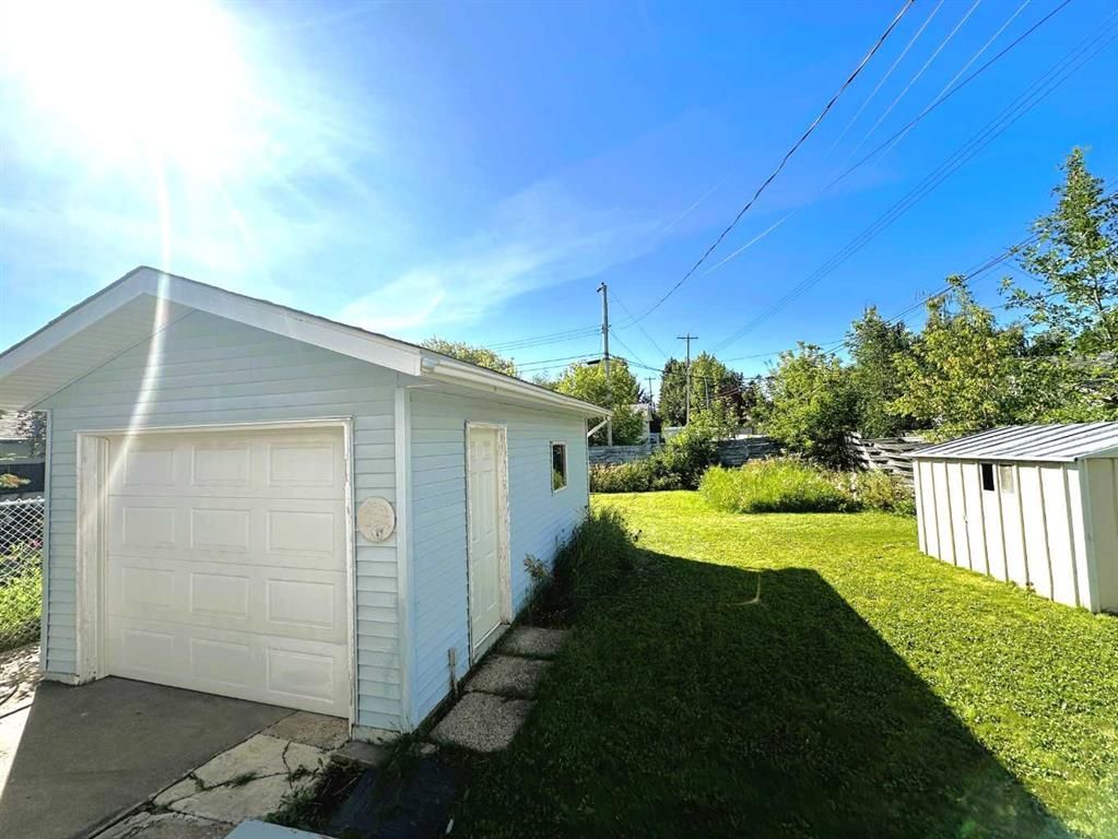 9541 88 Avenue  - Photo 7