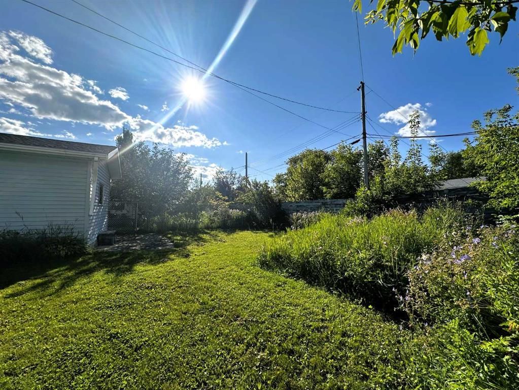 9541 88 Avenue  - Photo 8