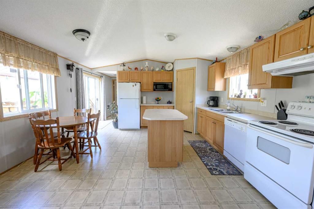 8505 90A Street  - Photo 11