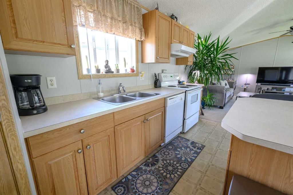 8505 90A Street  - Photo 12