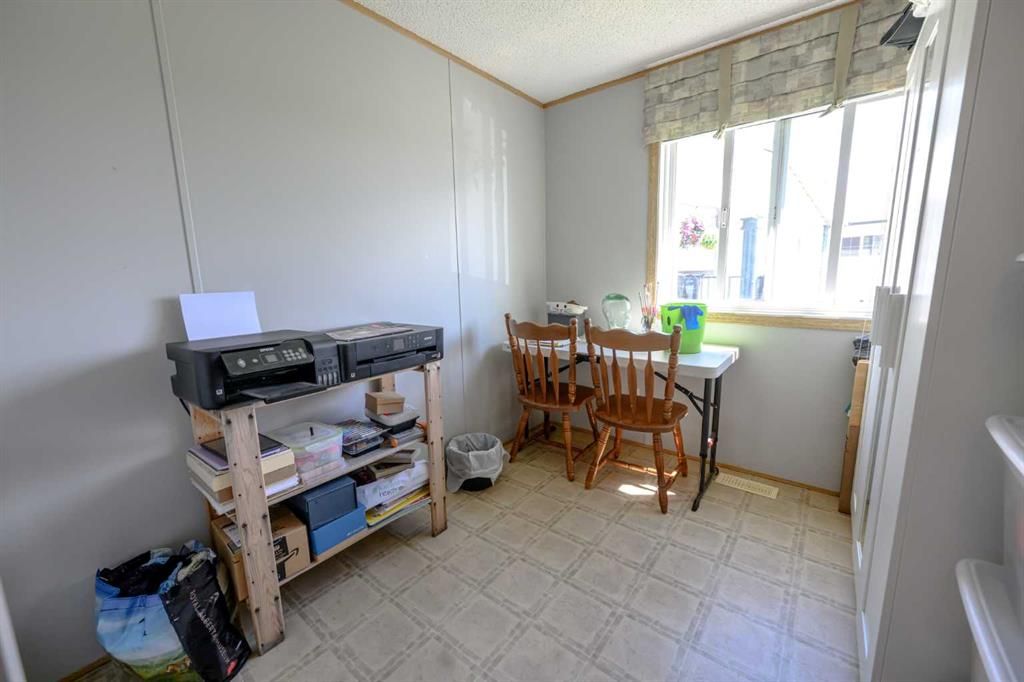 8505 90A Street  - Photo 22