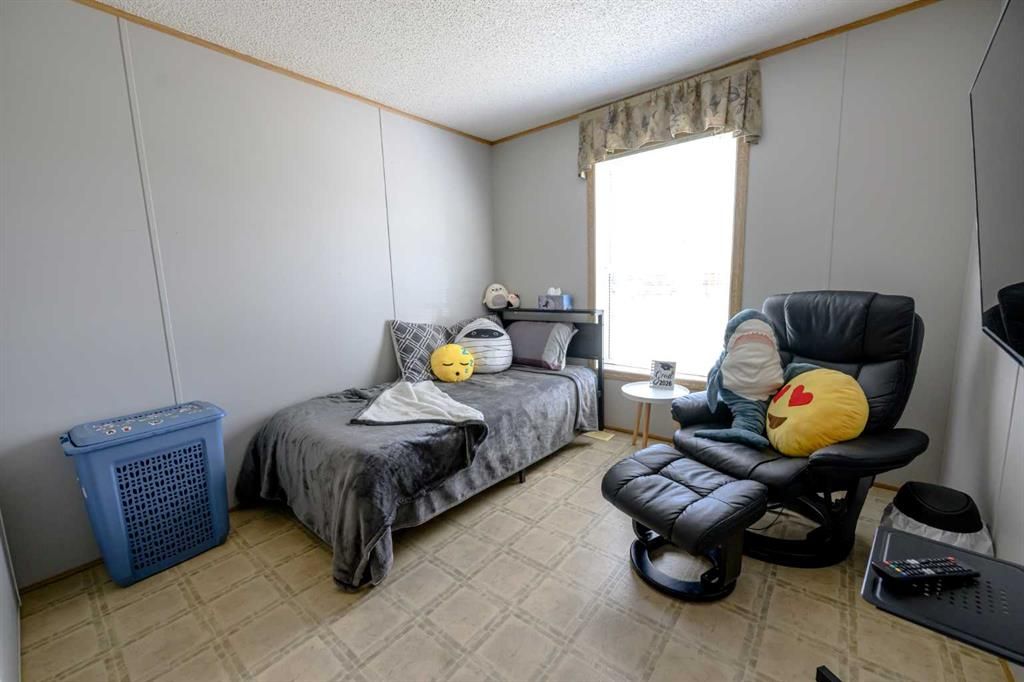 8505 90A Street  - Photo 24