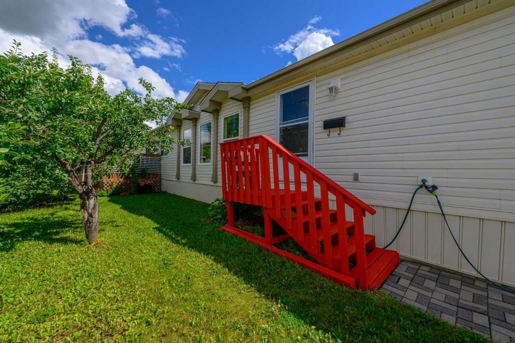 8505 90A Street  - Photo 28