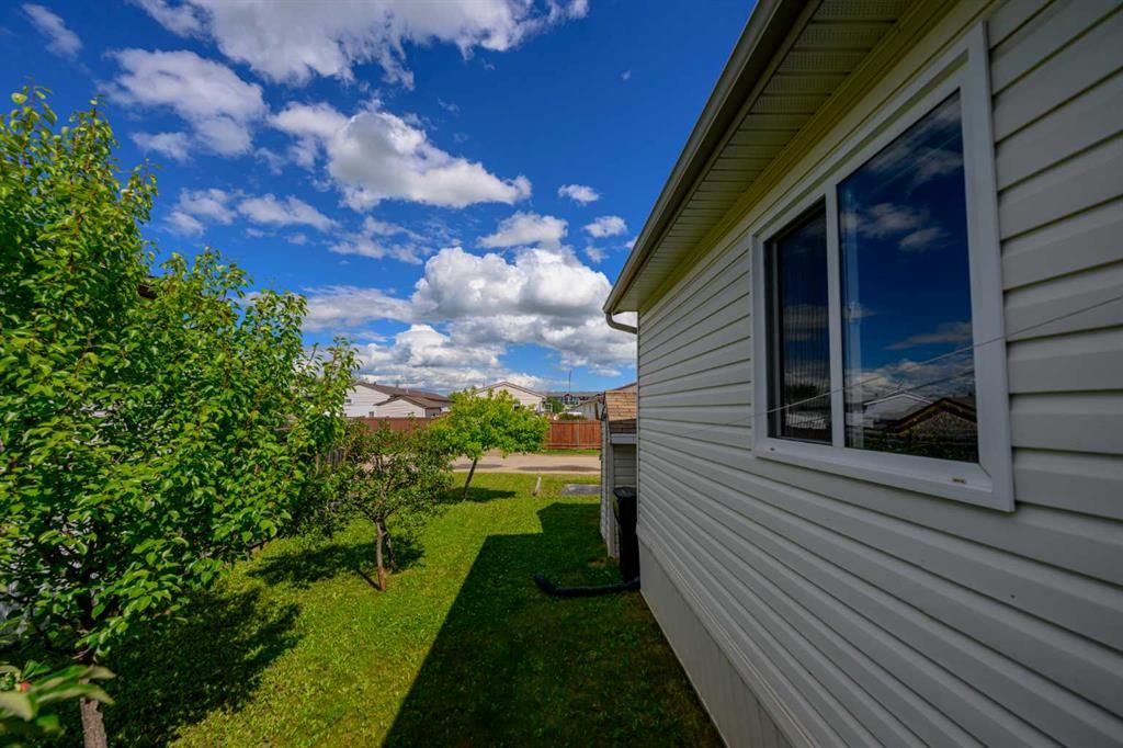 8505 90A Street  - Photo 33