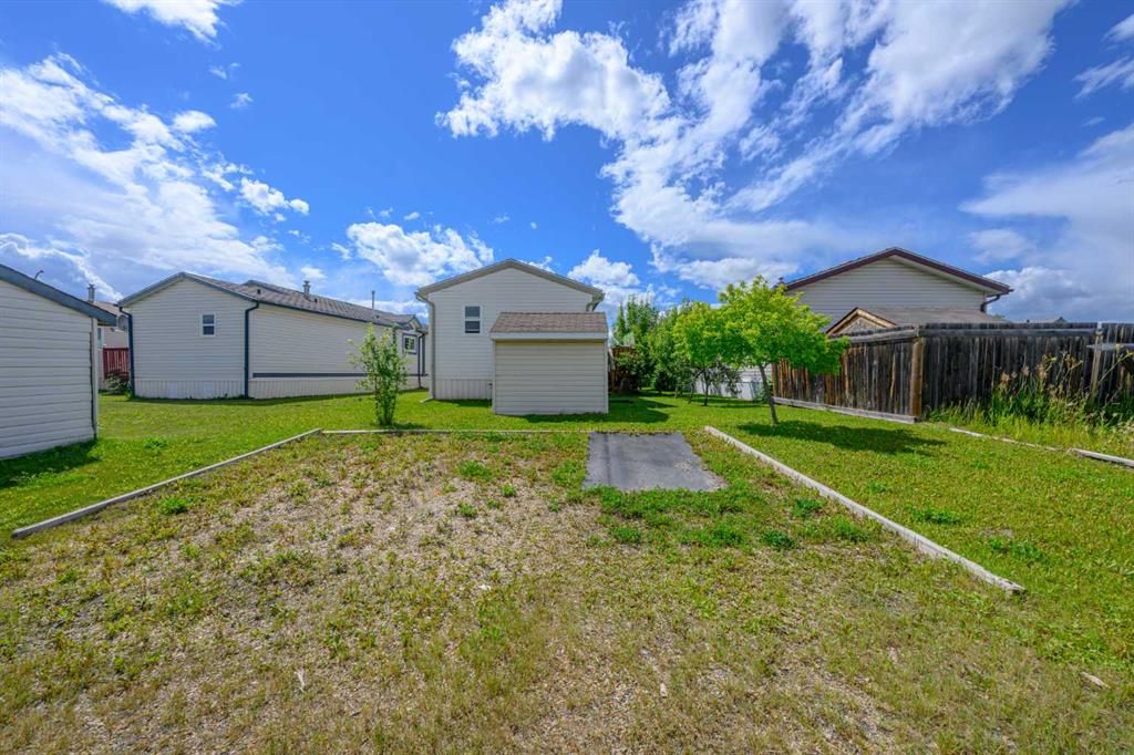 8505 90A Street  - Photo 34