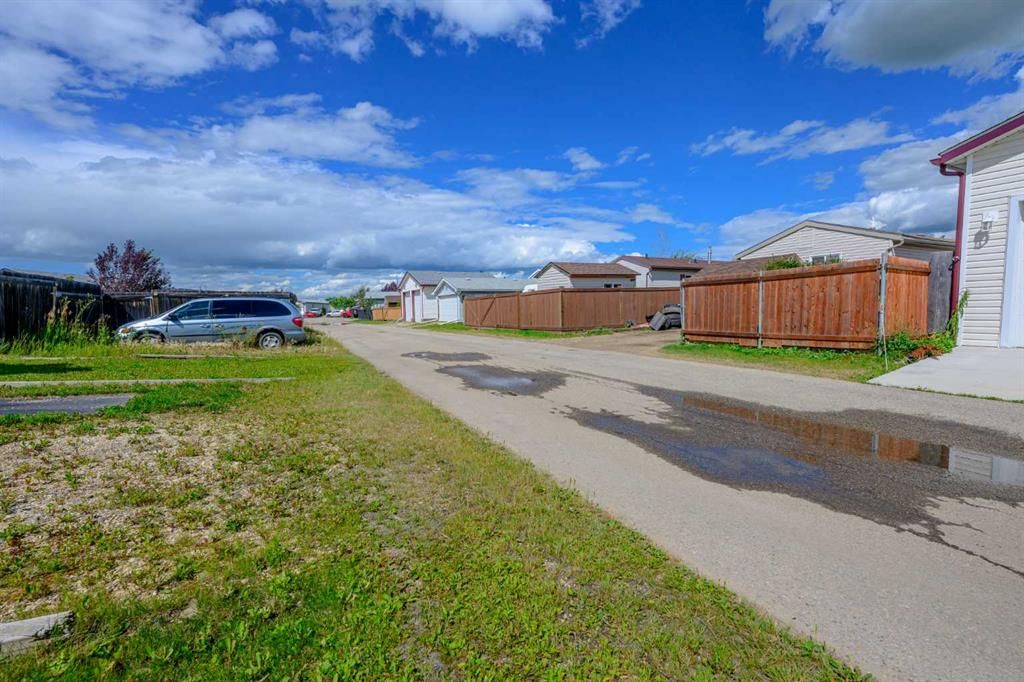 8505 90A Street  - Photo 40