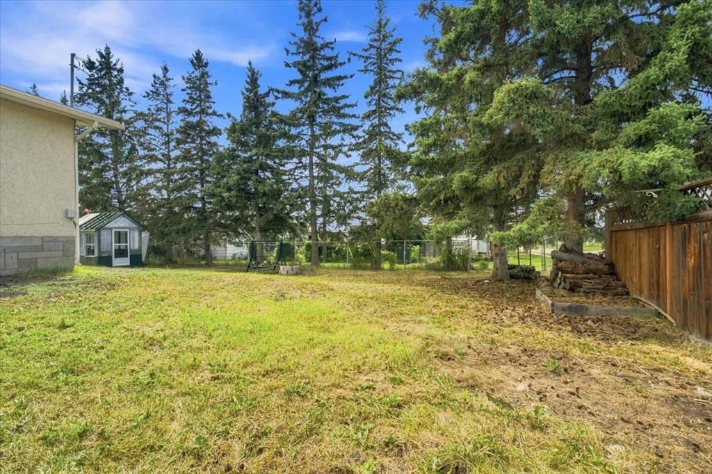 1121 5 Avenue  - Photo 24