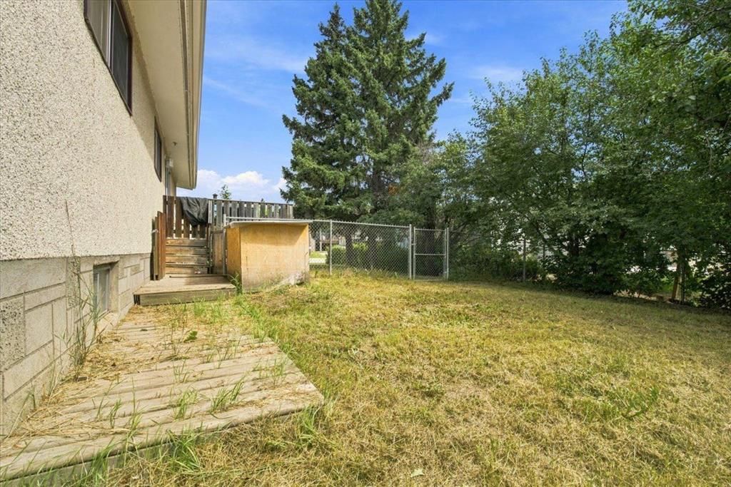 1121 5 Avenue  - Photo 26
