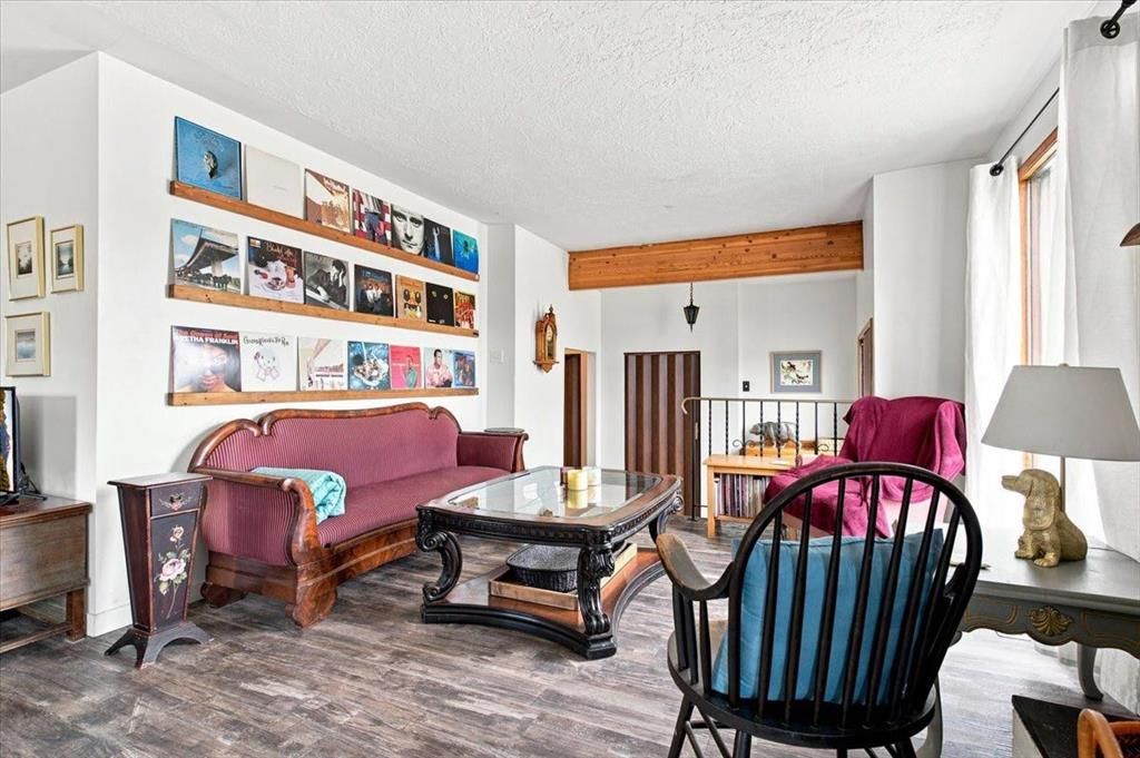 1121 5 Avenue  - Photo 9