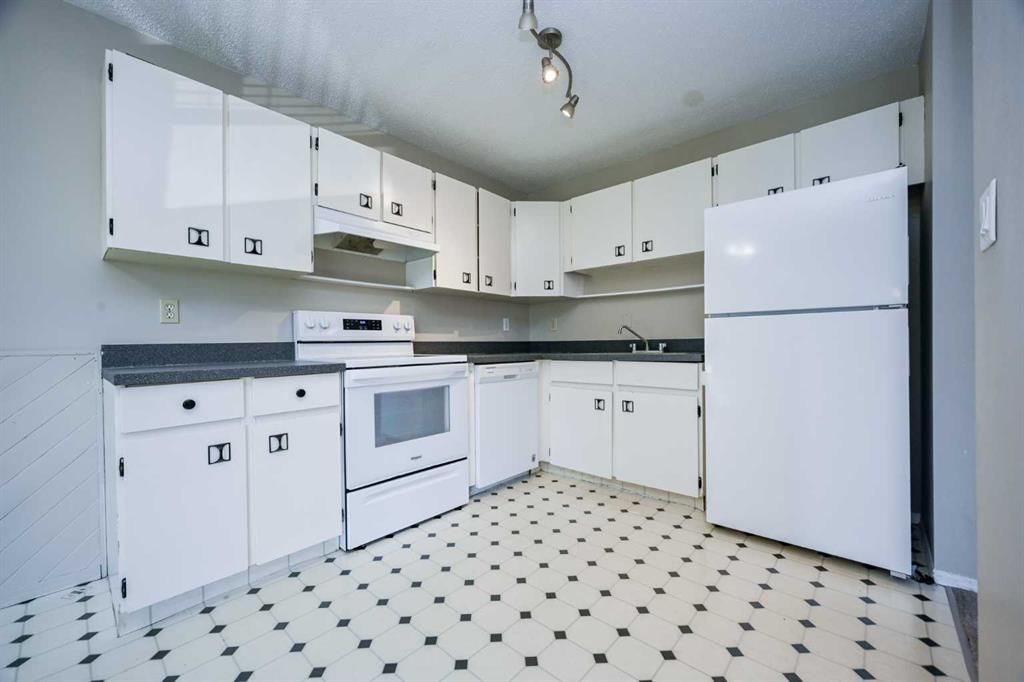 9340 67 Avenue  - Photo 15
