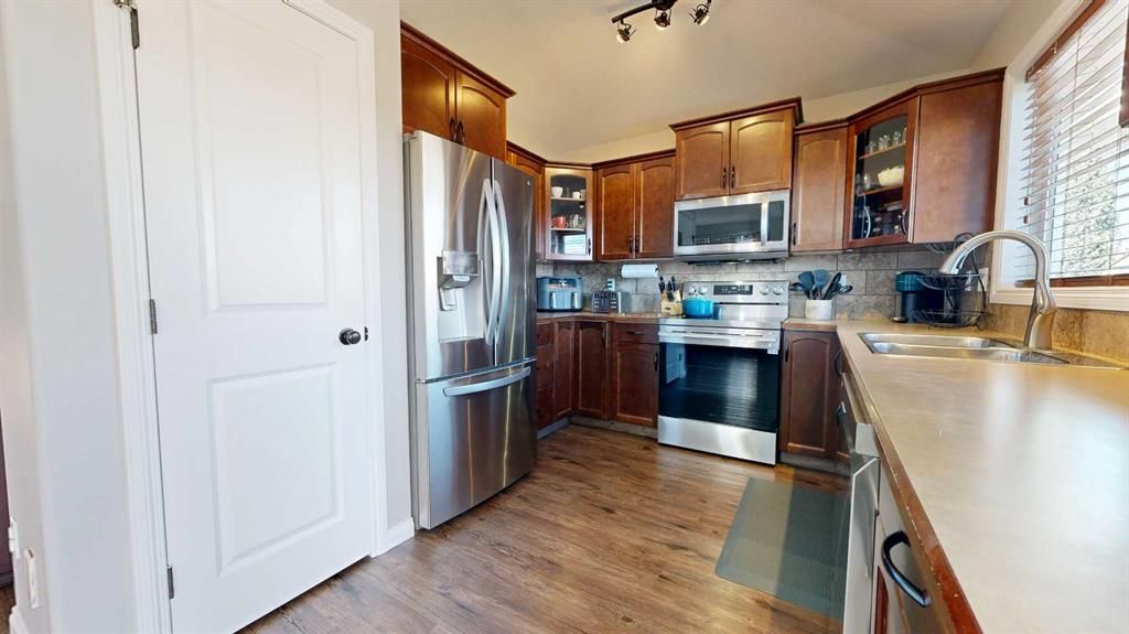 9305 91 Street  - Photo 6