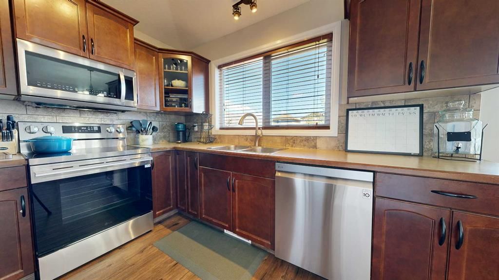 9305 91 Street  - Photo 7