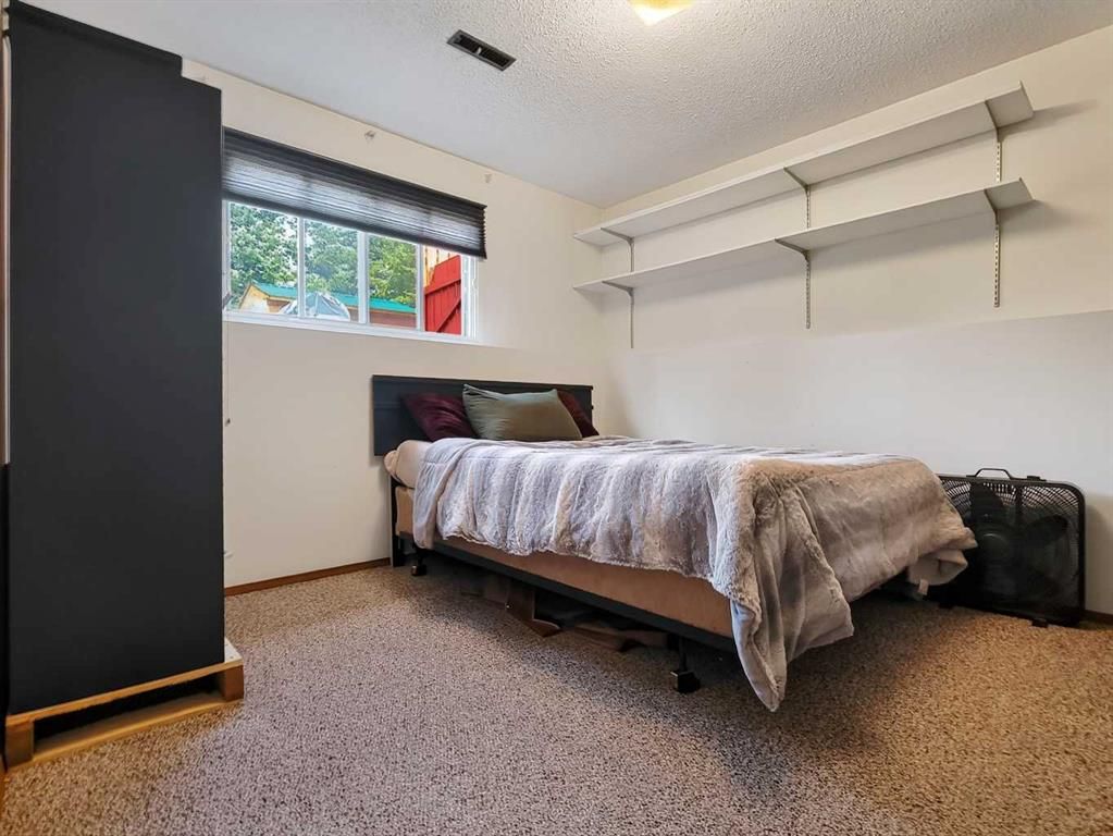 727 Oak Drive  - Photo 32