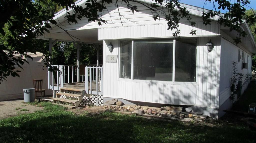 1109 6th - Photo 2