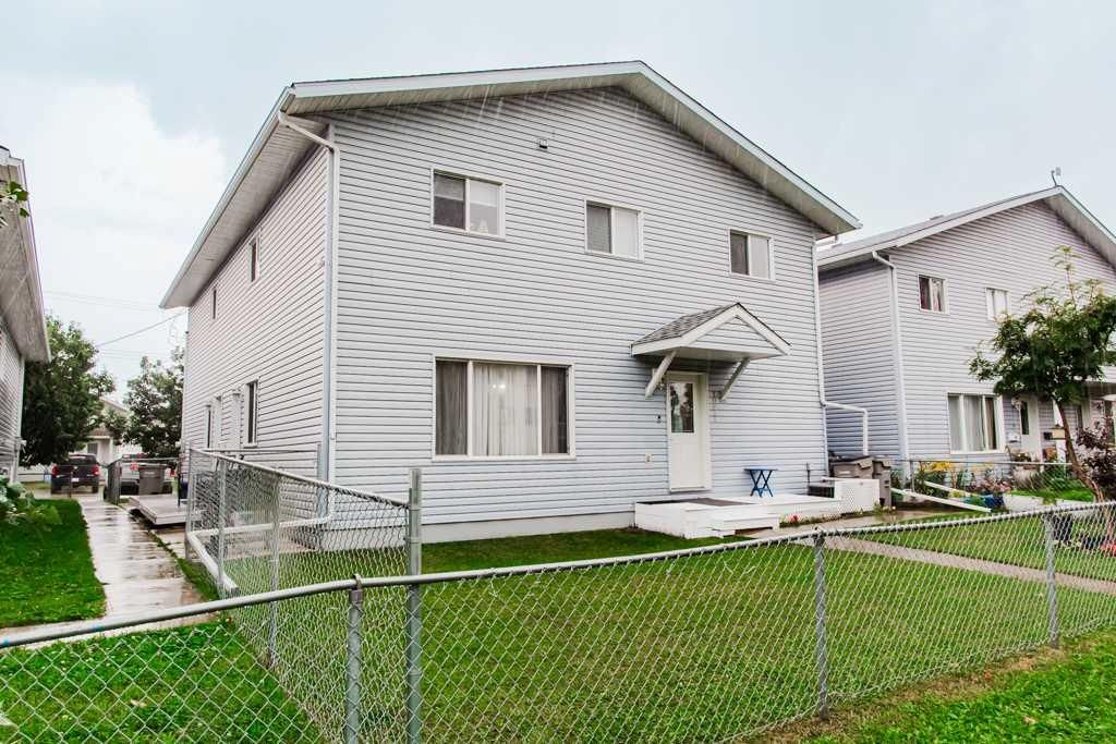10027 105 Avenue  - Photo 1