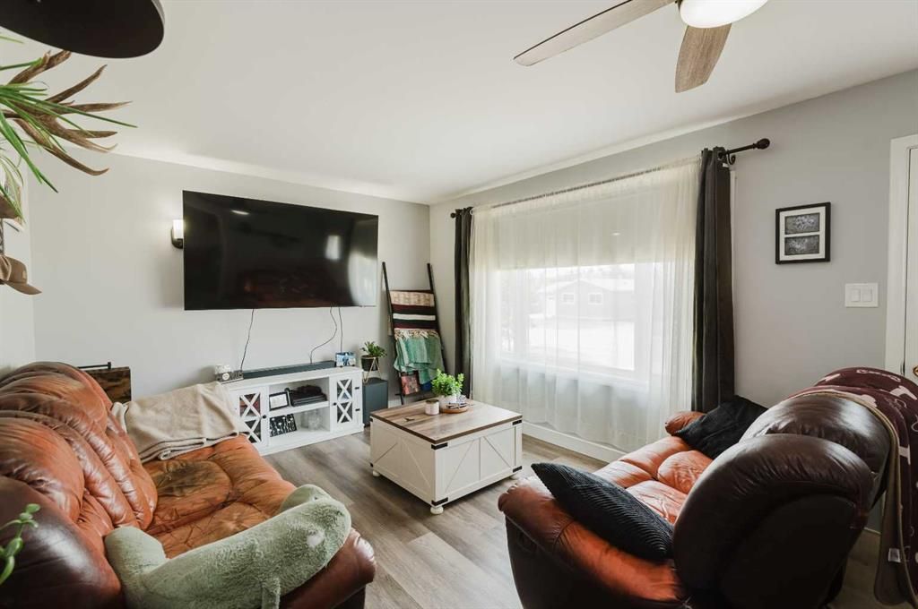 908 6 Avenue  - Photo 10