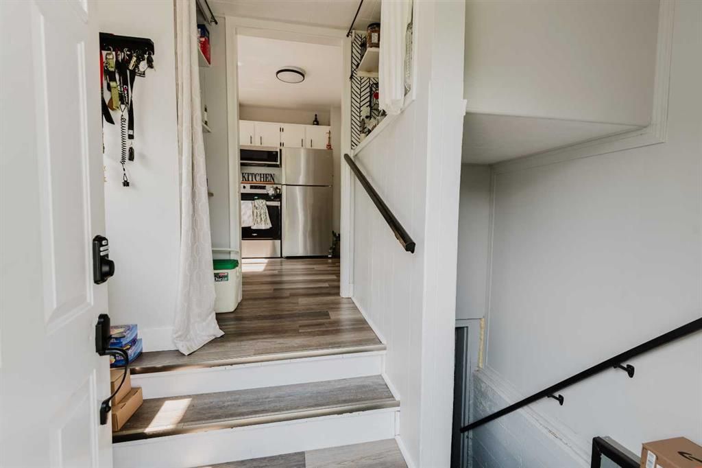 908 6 Avenue  - Photo 14
