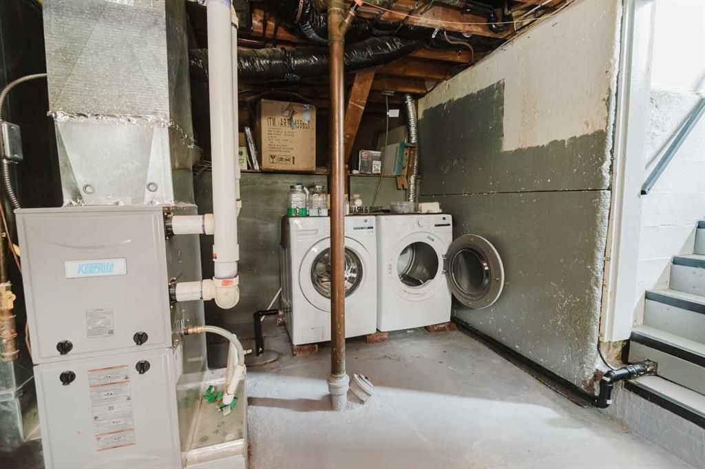 908 6 Avenue  - Photo 15