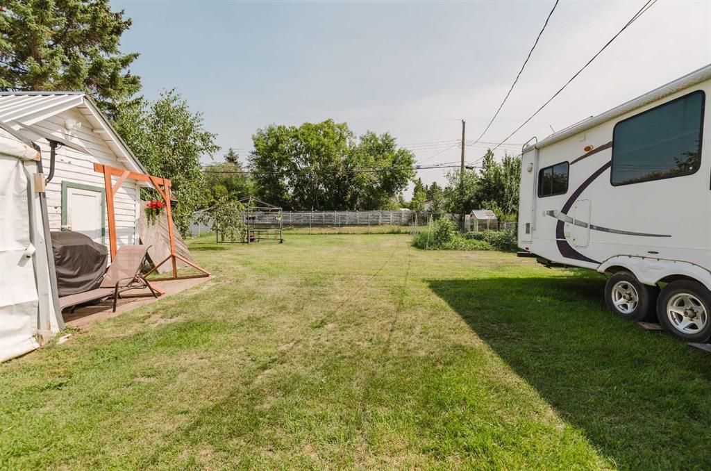 908 6 Avenue  - Photo 23