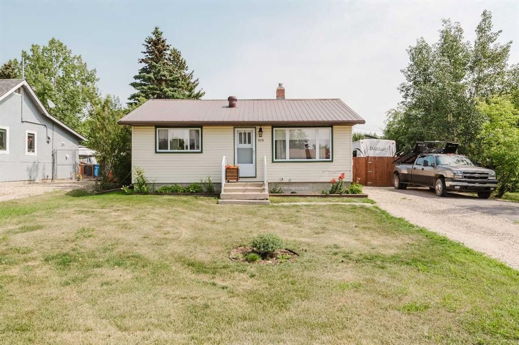 908 6 Avenue  - Photo 3