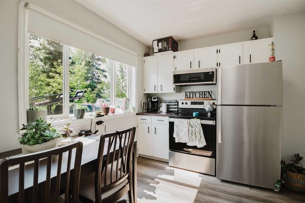 908 6 Avenue  - Photo 6