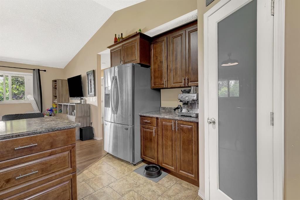 9708 77 Avenue  - Photo 11