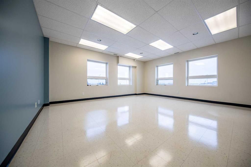 8704 99 Street  - Photo 13