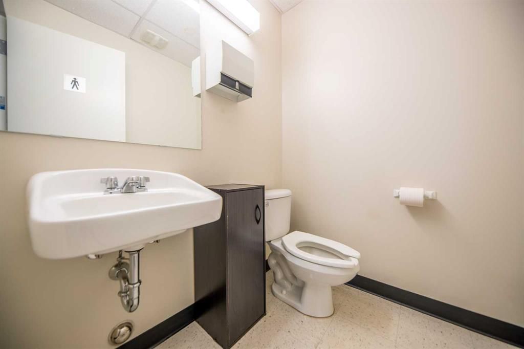 8704 99 Street  - Photo 35