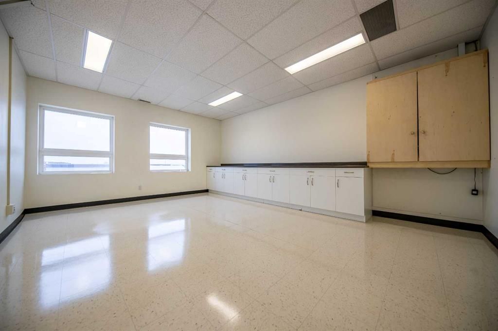 8704 99 Street  - Photo 36